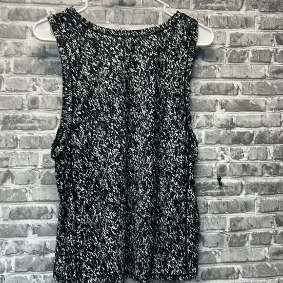 Lululemon tank top - Picture 3 of 7